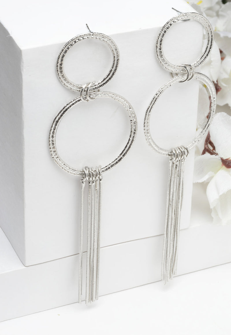 Elegant Circular Fringe Earrings In Silver