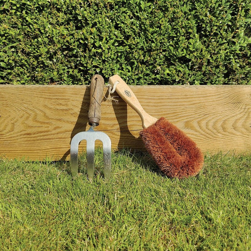 Gardener’s Brush – Natural Loofah & Coconut Fibre Scrubber | Eco - Friendly by LoofCo | Gardener's Brush | 5060175851284 | AllotMate Essentials